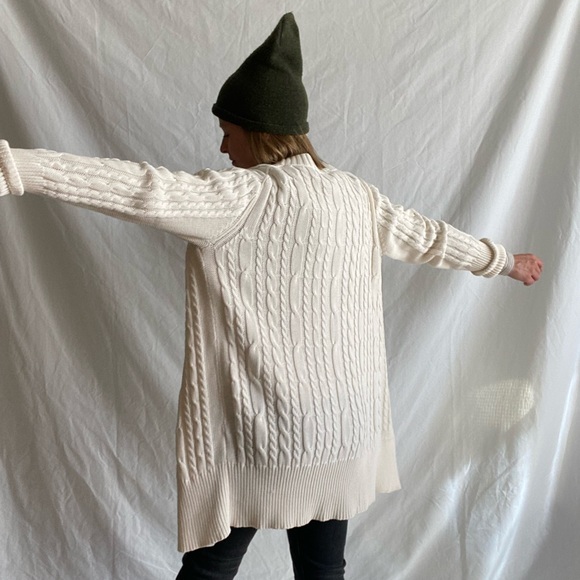 ✖️SOLD✖️ Gap | cable knit cardigan - Picture 3 of 15